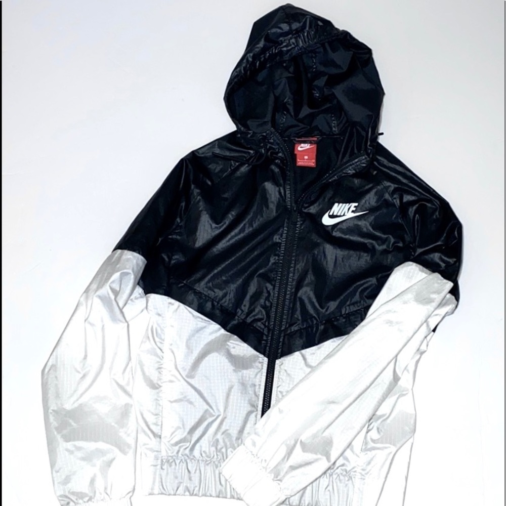 - nike windbreaker